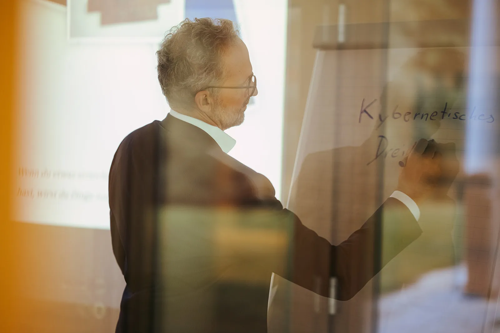 Businessfotografie Wien – Arbeitssituation im Unternehmen, fotografiert von Walter Skokanitsch